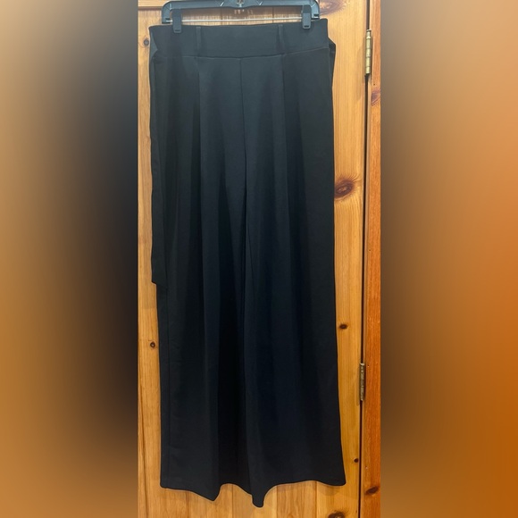 New York Clothing Company wide leg pants. Size 10. - Picture 2 of 3